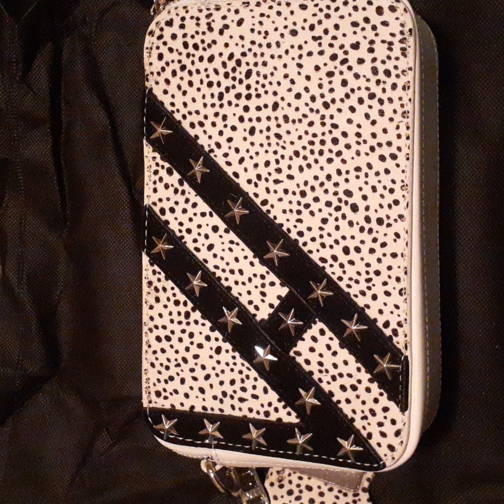 Vintage Havana white crossbody with 2 straps.